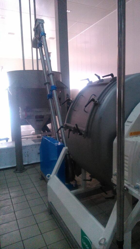 Floveyor conveying system for Balaji Wafers for transferring potato flakes, powders and a range of granulated ingredients to the mixer